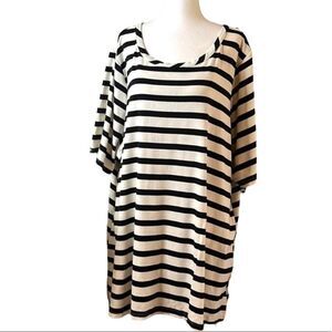 Lane Bryant black & white stripes short sleeves scoopneck split hemline SZ 26/28